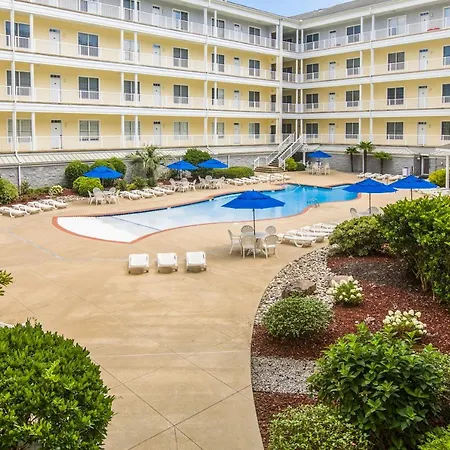 The Sandbridge Dunes - Captains' Quarters 408